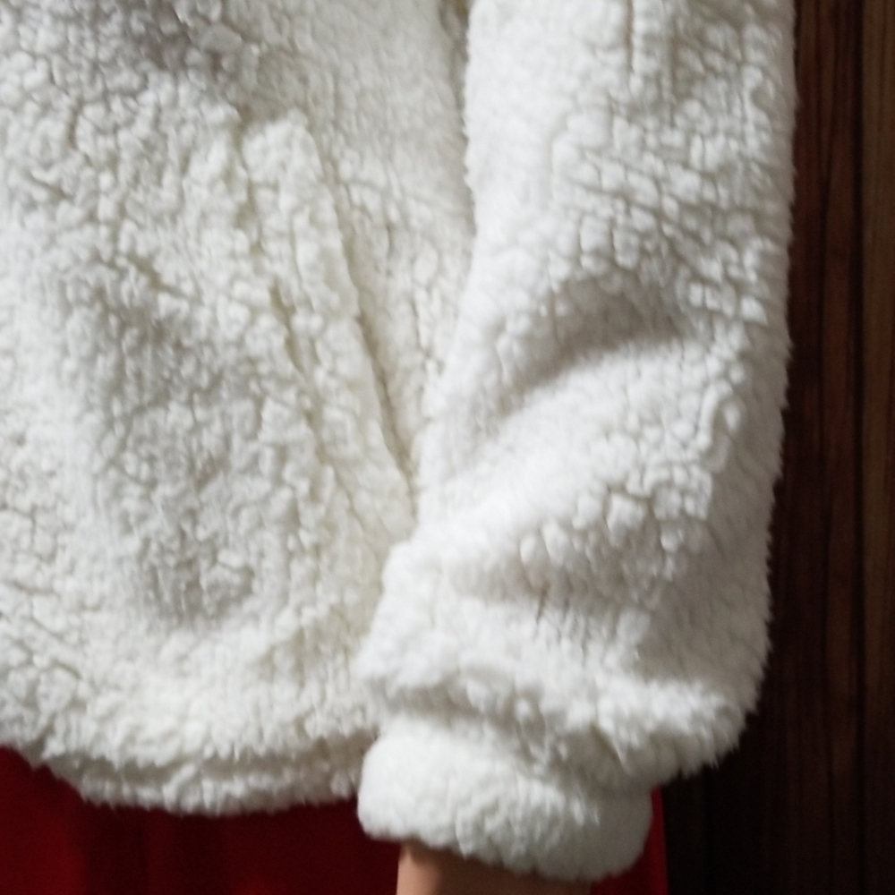 ✨Last Call✨Shepra Cozy White Jacket Size Medium - Picture 3 of 5
